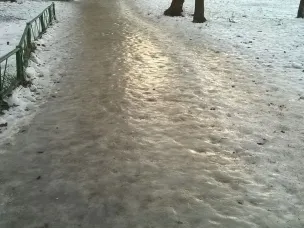 Экстренное предупреждение! Внимание! Гололед!